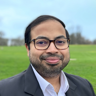 Headshot of Arijit Mukherjee in Cassiobury Park